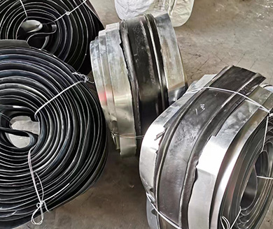 北屯钢边止水带